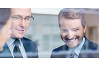 Dyrektor na rynku pracy. Ile zarabia? Jak często zmienia firmę? dyrektor zarobki