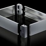 System cokołów VX ze stali nierdzewnej dla szaf sterowniczych Rittal