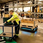 Robotyzacja w logistyce wg IFR: 162% wzrost sprzedaży w segmencie AGV i robotów AMR