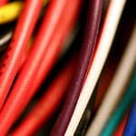 Oszczędność miejsca: kolejna wielka rzecz w okablowaniu przemysłowym Oszczędność miejsca