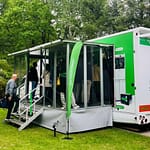 Schneider Electric rusza w trasę z kampanią „Moc Sieci. Sieć Mocy” Schneider Electric