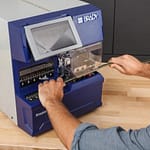 Zaoszczędź 10 sekund na każdym identyfikowanym przewodzie aplikator i drukarka do identyfikacji przewodów Wraptor A6500