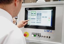 Cyfryzacja w przemyśle motoryzacyjnym: siedem porad dotyczących inteligentnych rozwiązań produkcyjnych Omron, Cyfryzacja w przemyśle motoryzacyjnym