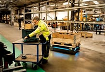 Robotyzacja w logistyce wg IFR: 162% wzrost sprzedaży w segmencie AGV i robotów AMR