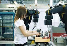 Asystent linii produkcyjnej APAS: ciągły strumień materiału bez ogrodzenia