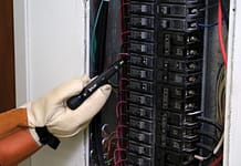 FLIR zapowiada wprowadzenie na rynek bezstykowego detektora napięcia w instalacjach elektrycznych: FLIR VP42 Detektor FLIR VP42