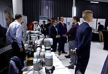 Opisy aplikacji – Precyzyjny montaż elektroniki na płytce PCB płytce PCB