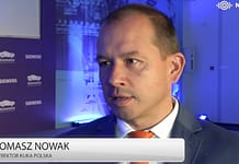 Coraz więcej robotów w fabrykach samochodów. Przyszłością są inteligentne maszyny współpracujące i dostosowujące się do otoczenia rynek robotów