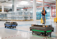 Flota robotów MiR200 usprawnia logistykę, zwiększając wydajność pracy w zakładzie Whirlpool w Łodzi