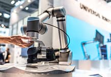 Roboty i pieniądze – różne formy finansowania robotyzacji Cobot UR10e