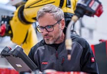 Handling-to-Welding: dwa roboty, setki geometrii elementów Modułowa cela