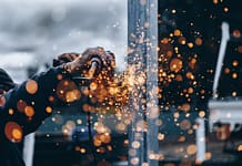 Ile można zarobić i kogo szukają firmy produkcyjne? – przegląd rynku pracy inżyniera branża produkcyjna