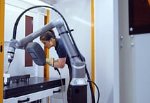 OMRON i AWL-Techniek wprowadzają spawalniczego cobota model Qube