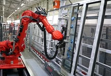 Pierwszy w Polsce robot do montażu szyb zespolonych w fabryce PAGEN
