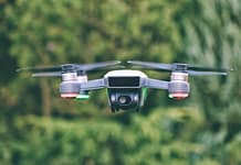 Drony w logistyce wewnętrznej producenta samochodów