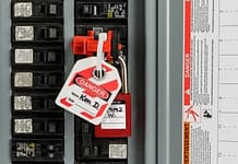 Szybka blokada obwodu elektrycznego dzięki nowemu rozwiązaniu TAGLOCK™ Unikatowa blokada TAGLOCK™