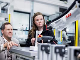 RAPORT ABB: Produkcja żegna się z Chinami, ale brakuje specjalistów