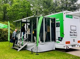 Schneider Electric rusza w trasę z kampanią „Moc Sieci. Sieć Mocy” Schneider Electric