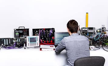 Co robić, by być dobrym specjalistą z sieci przemysłowych?