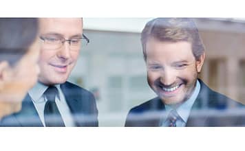 Dyrektor na rynku pracy. Ile zarabia? Jak często zmienia firmę? dyrektor zarobki