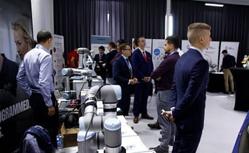 Opisy aplikacji – Precyzyjny montaż elektroniki na płytce PCB płytce PCB