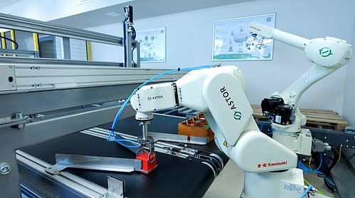 ASTOR Uniwersytet Zielonogorski laboratorium roboty Kawasaki 2