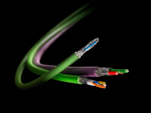AI_13010_Industrial_Ethernet_Bus_Cables_Netzwork_Technology_L1-530x396