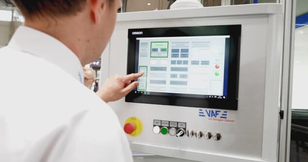 dassault_vaf_fuel_cell_stacking_b_fcard_en_sol Omron, Cyfryzacja w przemyśle motoryzacyjnym