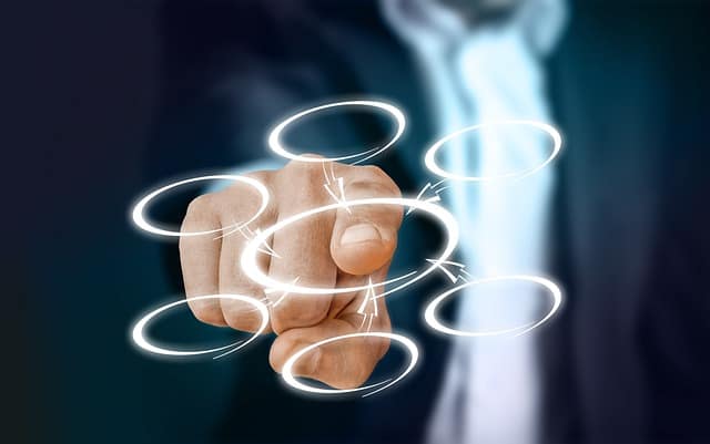 businessman-3105871_640