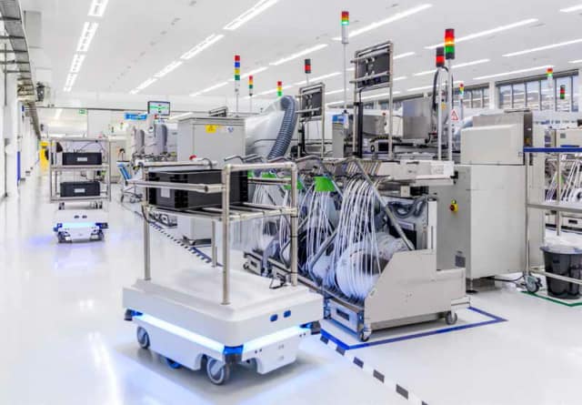 Transport-wewnętrzny-na-miarę-Przemysłu-4.0.-Źródło-MIR-e1547328734895