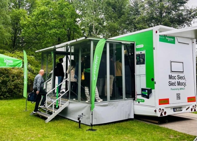 roadshow_SE_m Średni Schneider Electric