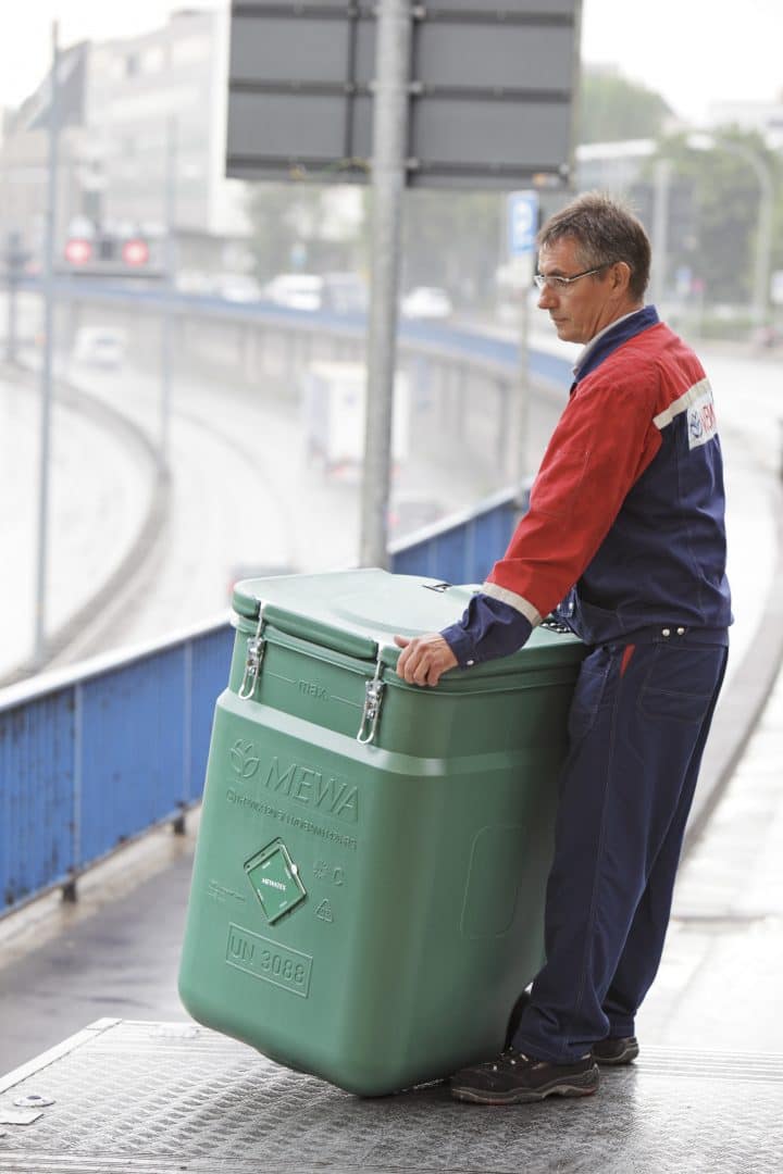 zdj 3 brudnymi czyściwami